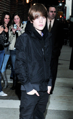 23.03 | Justin Bieber deixando os estúdios do David Letterman