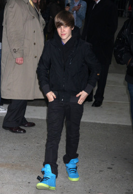 23.03 | Justin Bieber deixando os estúdios do David Letterman
