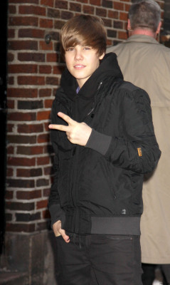 23.03 | Justin Bieber deixando os estúdios do David Letterman