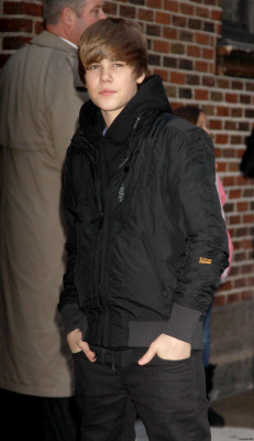 23.03 | Justin Bieber deixando os estúdios do David Letterman