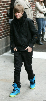 23.03 | Justin Bieber deixando os estúdios do David Letterman