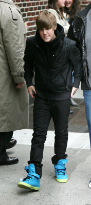 23.03 | Justin Bieber deixando os estúdios do David Letterman