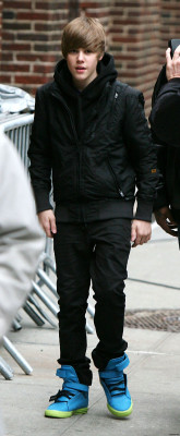 23.03 | Justin Bieber deixando os estúdios do David Letterman
