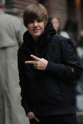 23.03 | Justin Bieber deixando os estúdios do David Letterman
