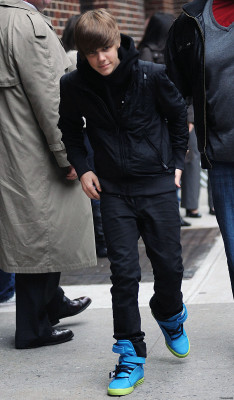 23.03 | Justin Bieber deixando os estúdios do David Letterman