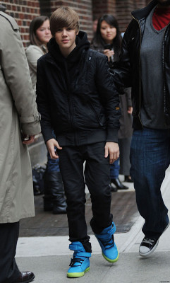 23.03 | Justin Bieber deixando os estúdios do David Letterman