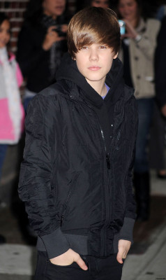 23.03 | Justin Bieber deixando os estúdios do David Letterman