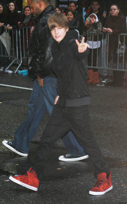 23.03 | Justin Bieber deixando os estúdios do David Letterman