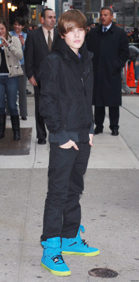 23.03 | Justin Bieber deixando os estúdios do David Letterman