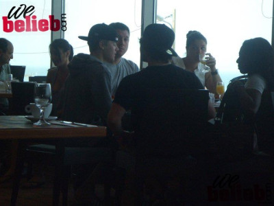17/03 - Justin Bieber no aeroporto