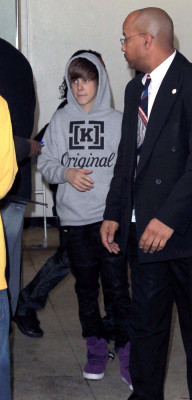 22.03 | Justin Bieber deixando os estúdios do BET