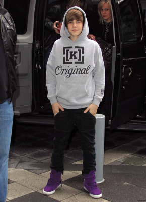 22.03 | Justin Bieber deixando os estúdios do BET