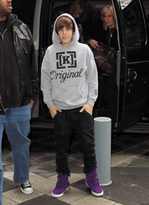 22.03 | Justin Bieber deixando os estúdios do BET