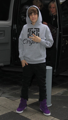 22.03 | Justin Bieber deixando os estúdios do BET