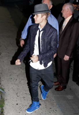27.03 | Com fãs fora do estudio do Jimmy Kimmel Live