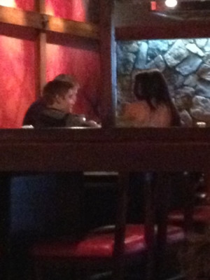 04.01 | Justin Bieber com fã no Benihana