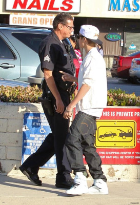 04.08 | Justin Bieber em Beverly Hills