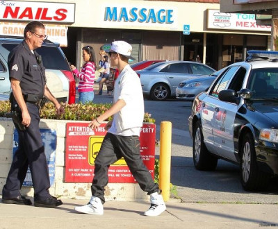 04.08 | Justin Bieber em Beverly Hills