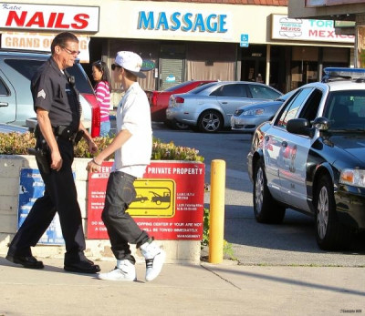 04.08 | Justin Bieber em Beverly Hills