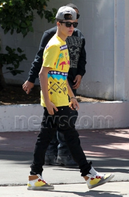 04.10 | Justin Bieber em Beverly Hills
