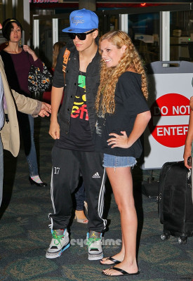 04.12 | Justin Bieber chegando em Miami