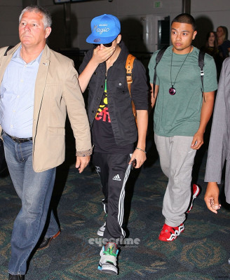 04.12 | Justin Bieber chegando em Miami