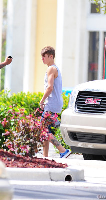 15.04 | Justin Bieber passeando na Florida