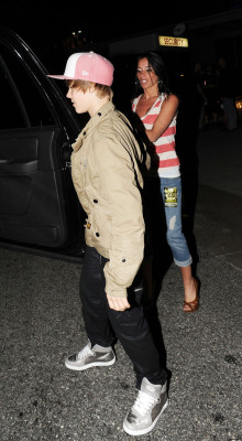 30.03 | Justin Bieber deixando o show do Black Eyed Peas
