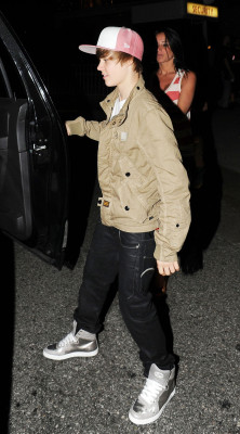 30.03 | Justin Bieber deixando o show do Black Eyed Peas
