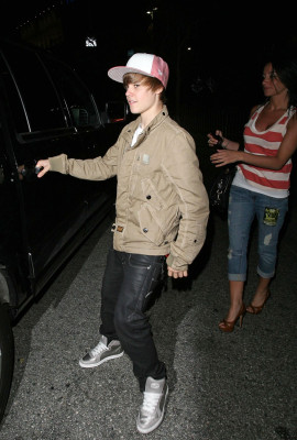 30.03 | Justin Bieber deixando o show do Black Eyed Peas