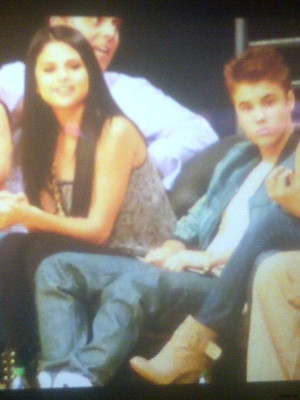 17.04 | Justin Bieber no jogo dos Lakers em Los Angeles