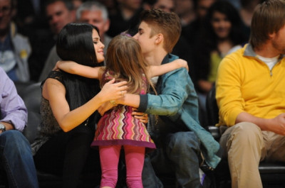17.04 | Justin Bieber no jogo dos Lakers em Los Angeles