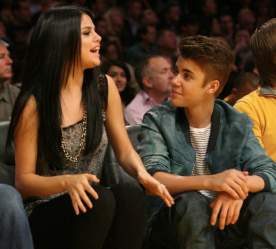 17.04 | Justin Bieber no jogo dos Lakers em Los Angeles