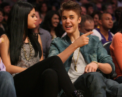 17.04 | Justin Bieber no jogo dos Lakers em Los Angeles