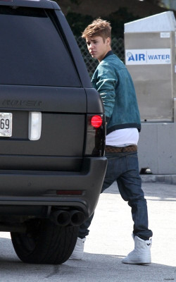 18.04 | Justin Bieber passeando em Los Angeles