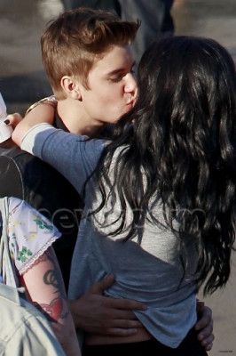 21.04 | Justin Bieber nos bastidores de Boyfriend