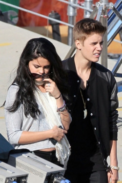 21.04 | Justin Bieber nos bastidores de Boyfriend