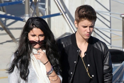 21.04 | Justin Bieber nos bastidores de Boyfriend