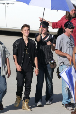 21.04 | Justin Bieber nos bastidores de Boyfriend