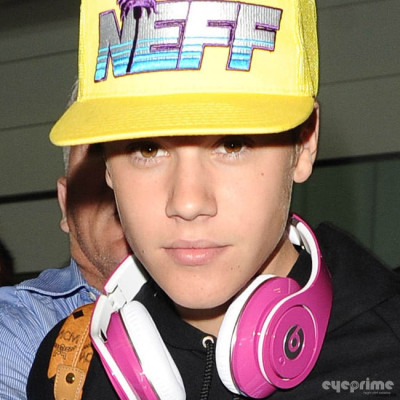 23.04 | Justin Bieber chegando no aeroporto em London
