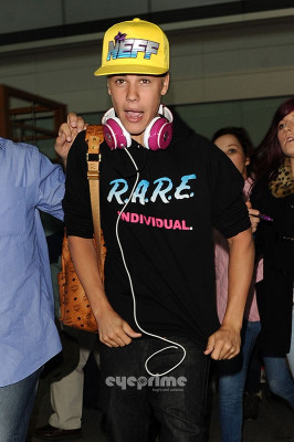 23.04 | Justin Bieber chegando no aeroporto em London