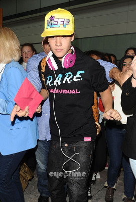 23.04 | Justin Bieber chegando no aeroporto em London