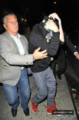 27.04 | Justin Bieber deixando o Fuerza Bruta