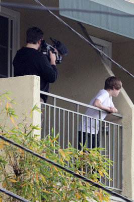 30.03 | Justin Bieber gravando sua participação no "Funny or Die"