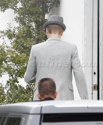 04.02 | Justin Bieber deixando uma sessão de fotos em Los Angeles