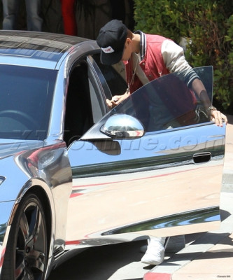 17.05 | Justin Bieber passeando em Los Angeles