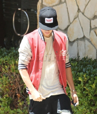 17.05 | Justin Bieber passeando em Los Angeles