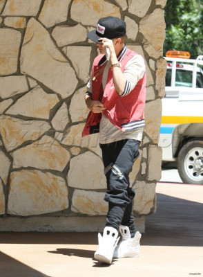 17.05 | Justin Bieber passeando em Los Angeles