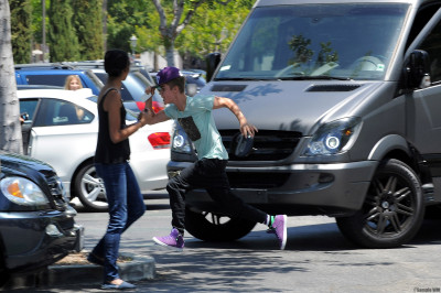 27.05 | Justin Bieber e Selena Gomez em Los Angeles