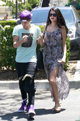 27.05 | Justin Bieber e Selena Gomez em Los Angeles
